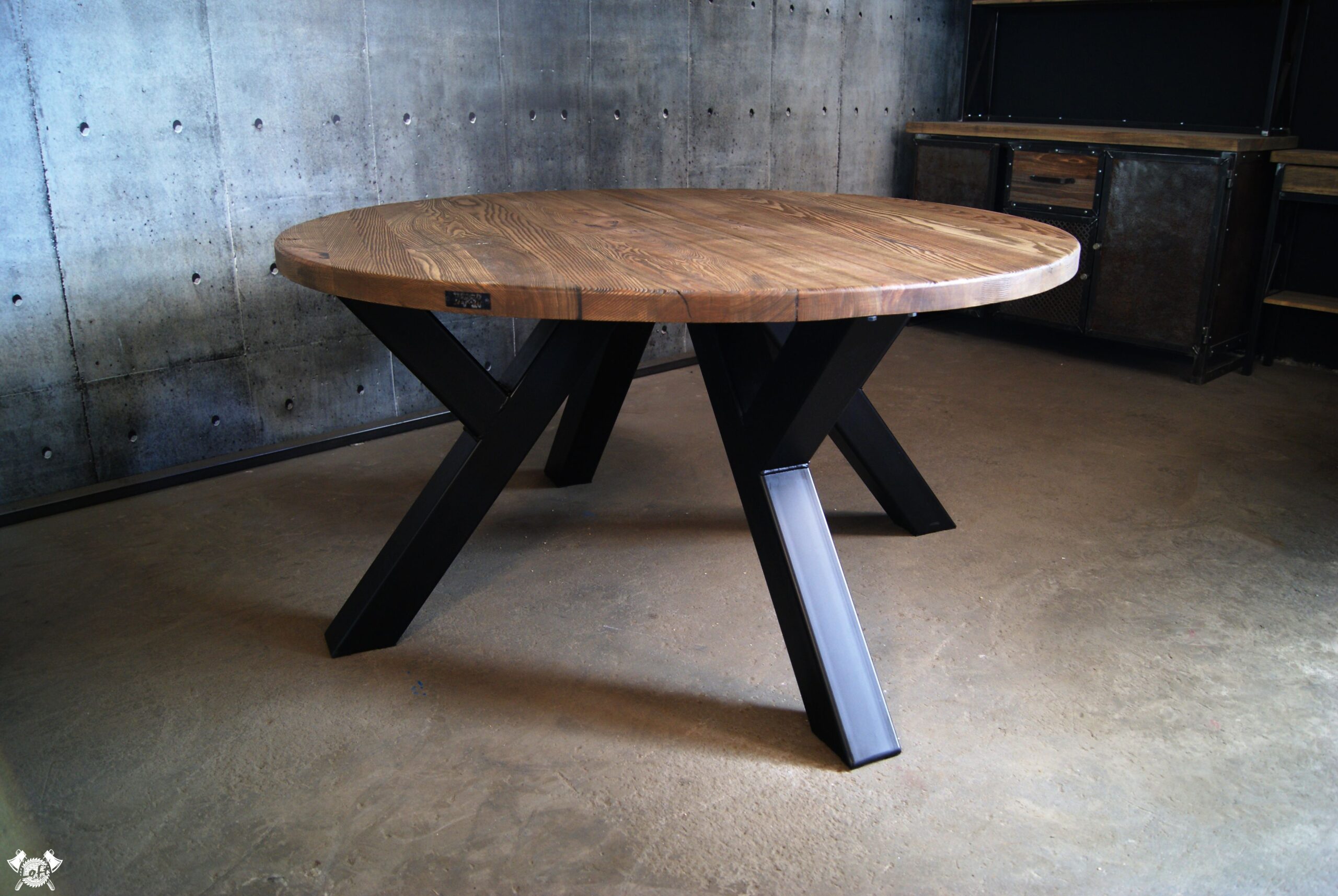 graal_table Round industrial table GRAAL loft table - Image 1