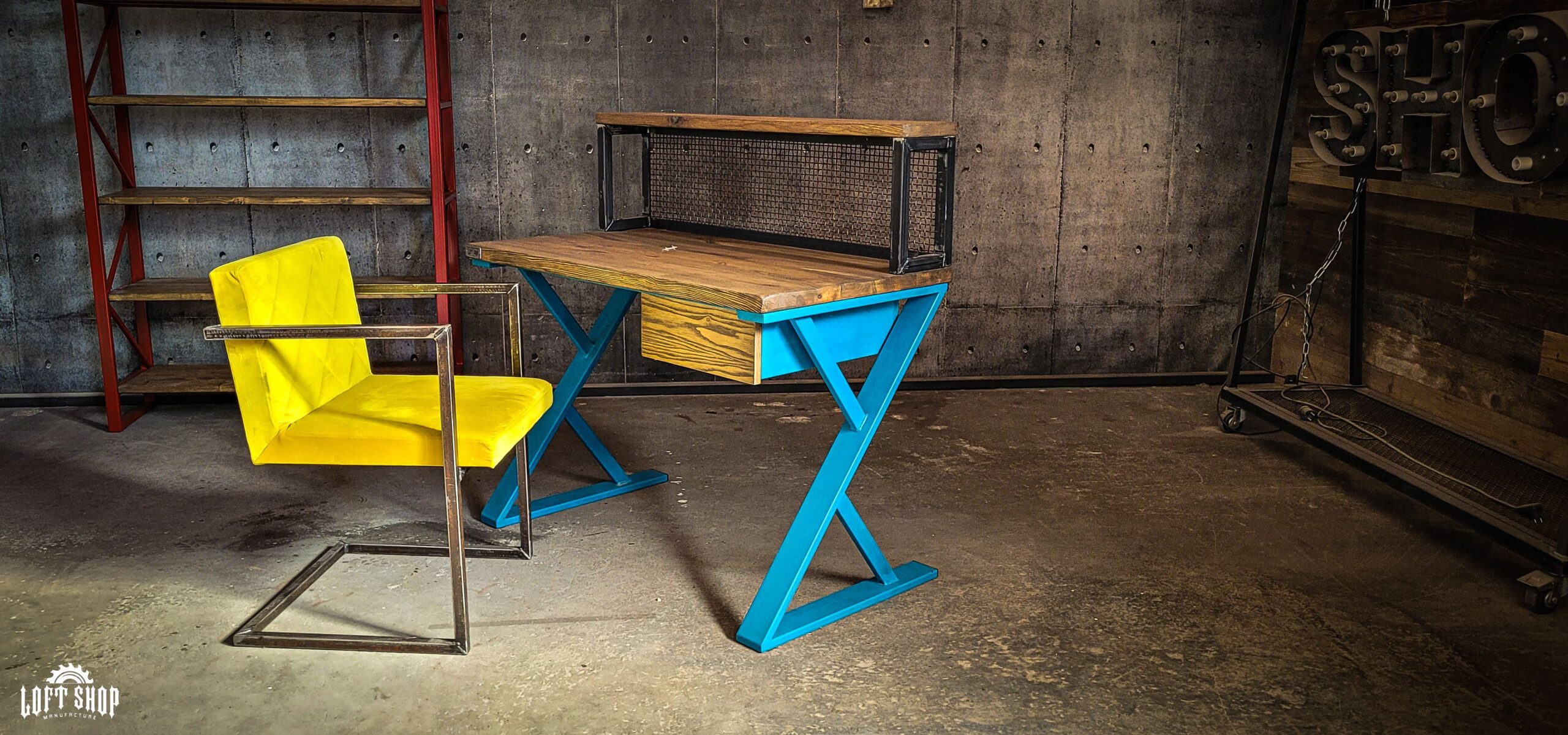 biurko loftowe z szufladą industrialną Biurko loftowe SUBIEKT z szufladą | Industrialne biurko z litego drewna - obrazek 1