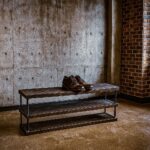 Loftowa szafka na buty ze stali i litego drewna SIMPLE